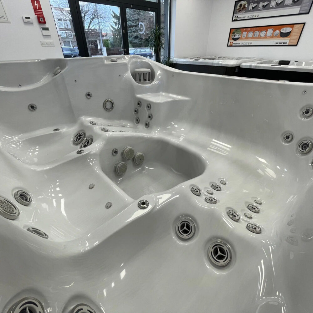 Helios Jacuzzi Ogrodowe