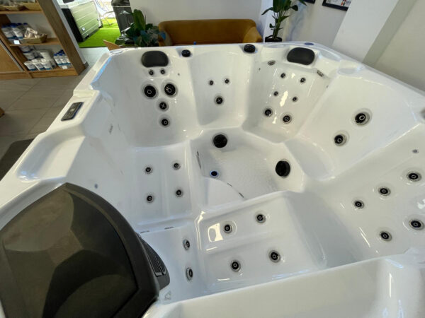 Trident Jacuzzi Ogrodowe